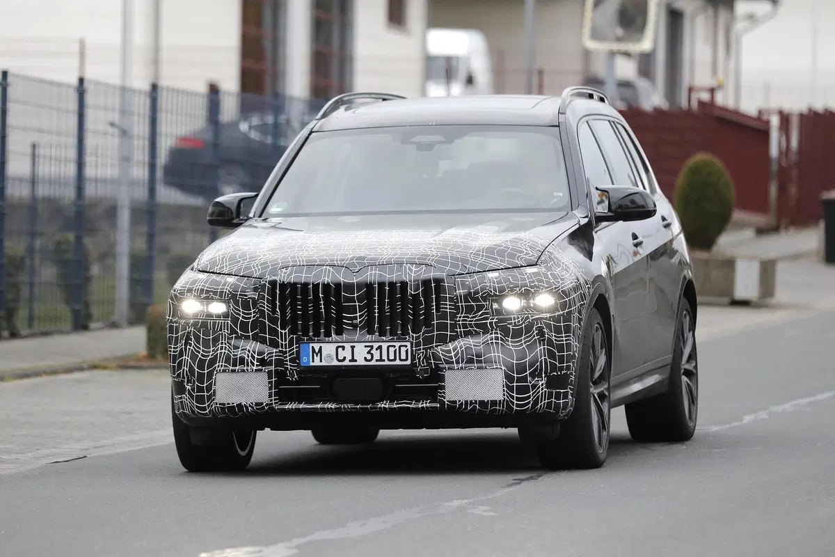 BMW X7 restyling, le foto spia (5)