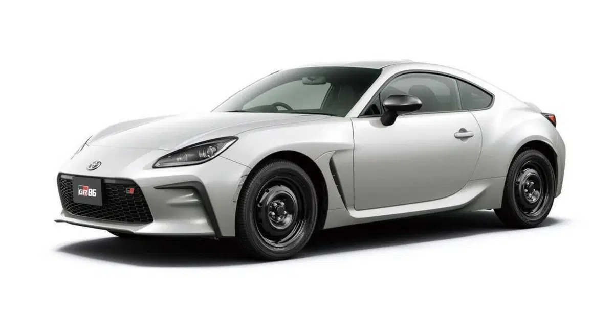 Brava Toyota, GR86 RC 2022: auto sportiva semplice con cerchi d&rsquo;acciaio 16''