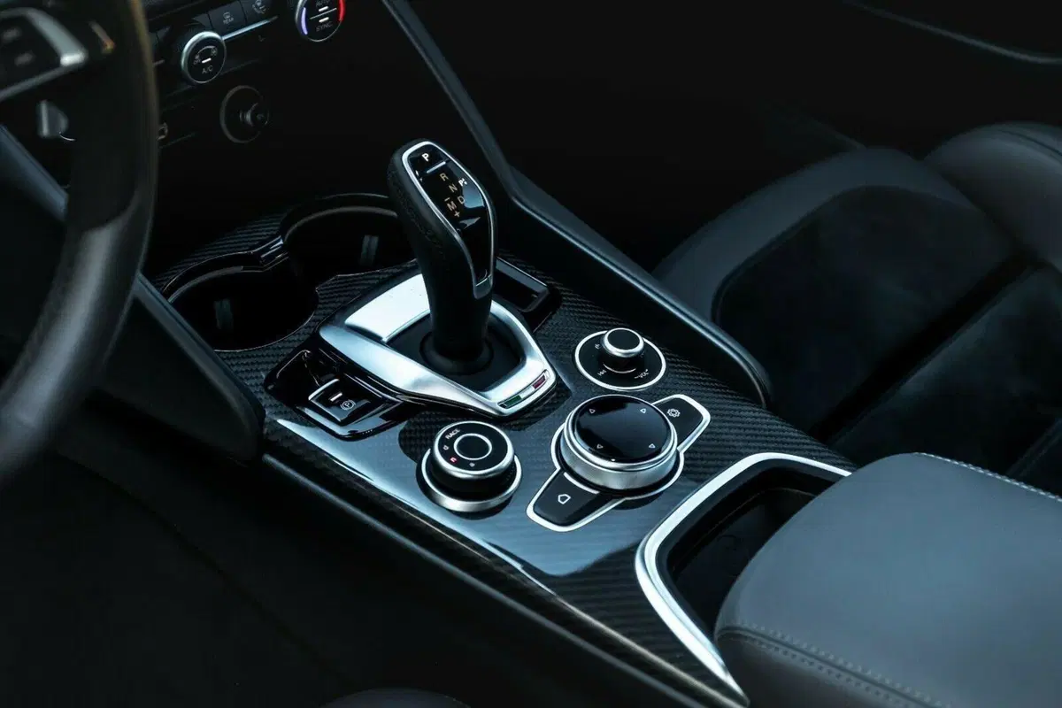 Alfa Romeo, una Giulia Quadrifoglio firmata Manhart da ben 662 CV (16)