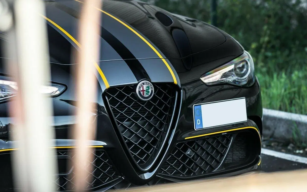 Alfa Romeo, una Giulia Quadrifoglio firmata Manhart da ben 662 CV (2)