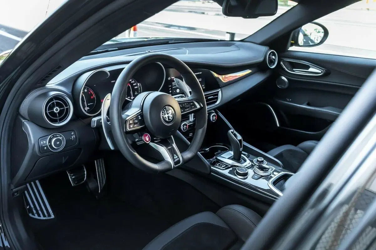 Alfa Romeo, una Giulia Quadrifoglio firmata Manhart da ben 662 CV (18)