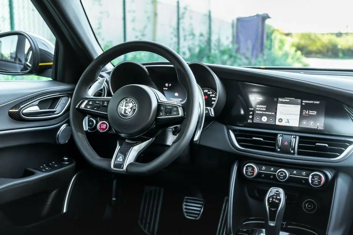 Alfa Romeo, una Giulia Quadrifoglio firmata Manhart da ben 662 CV (15)