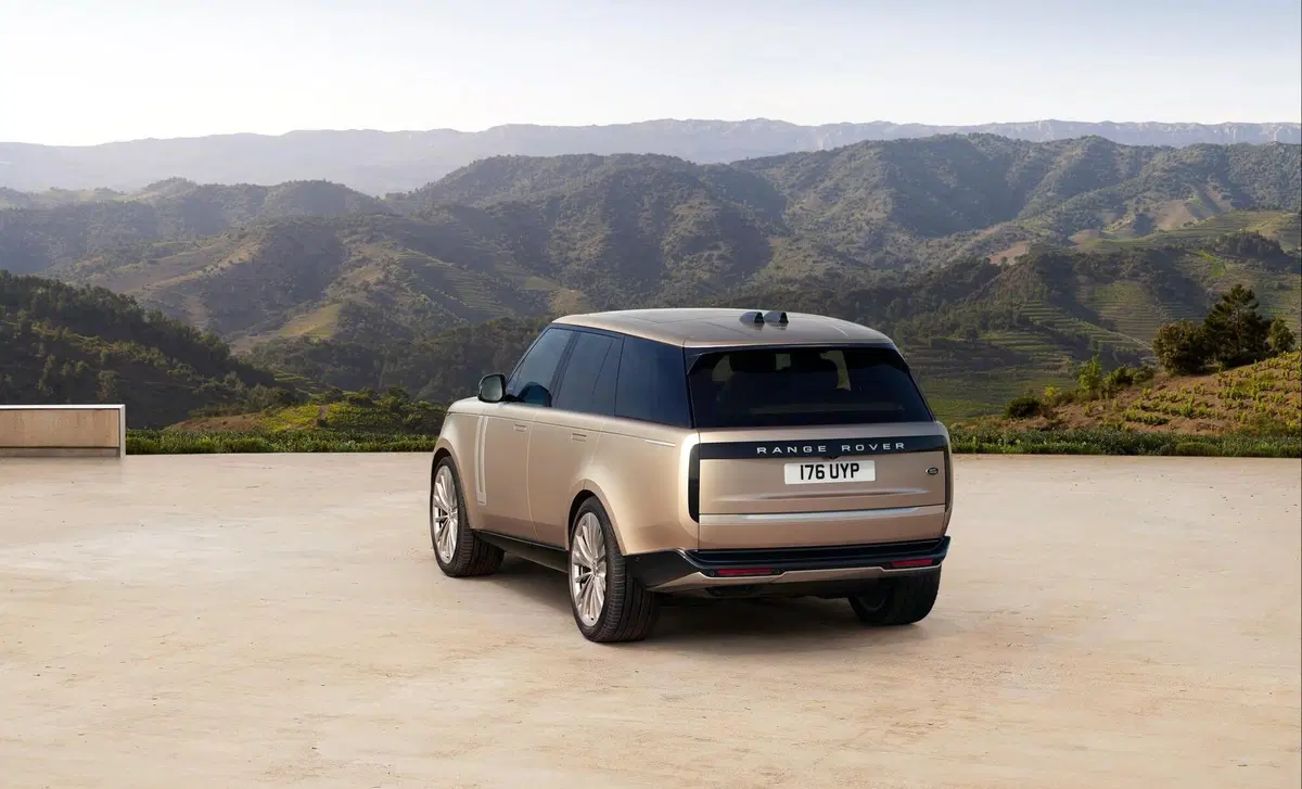 Land Rover Range Rover Lwb 3.0 i6 phev HSE awd 460cv auto (6)