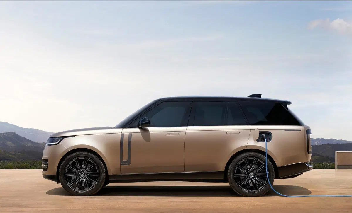 Land Rover Range Rover Lwb 3.0 i6 phev HSE awd 460cv auto (11)