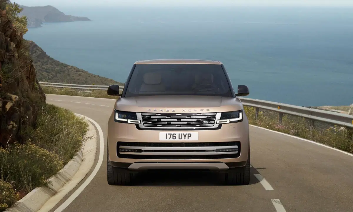 Land Rover Range Rover Lwb 3.0 i6 phev HSE awd 460cv auto (10)