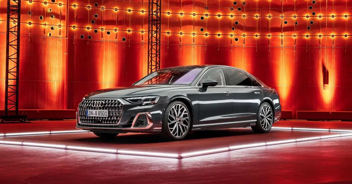 Nuova Audi A8 Restyling 2022: stile evoluto, contenuti aggiornati e gamma ibrida