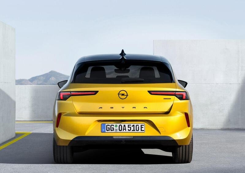 Opel Astra (2021-->>) (5)