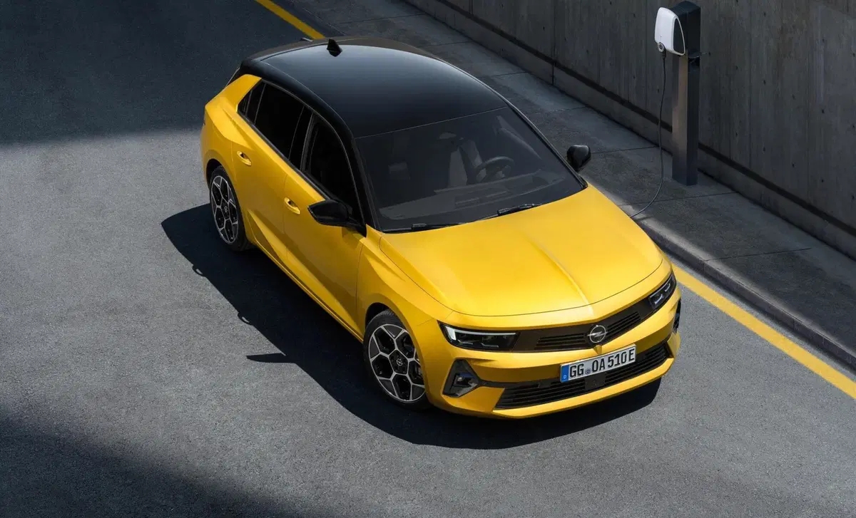 Opel Astra 1.2 t Edition s&s 130cv at8 (6)