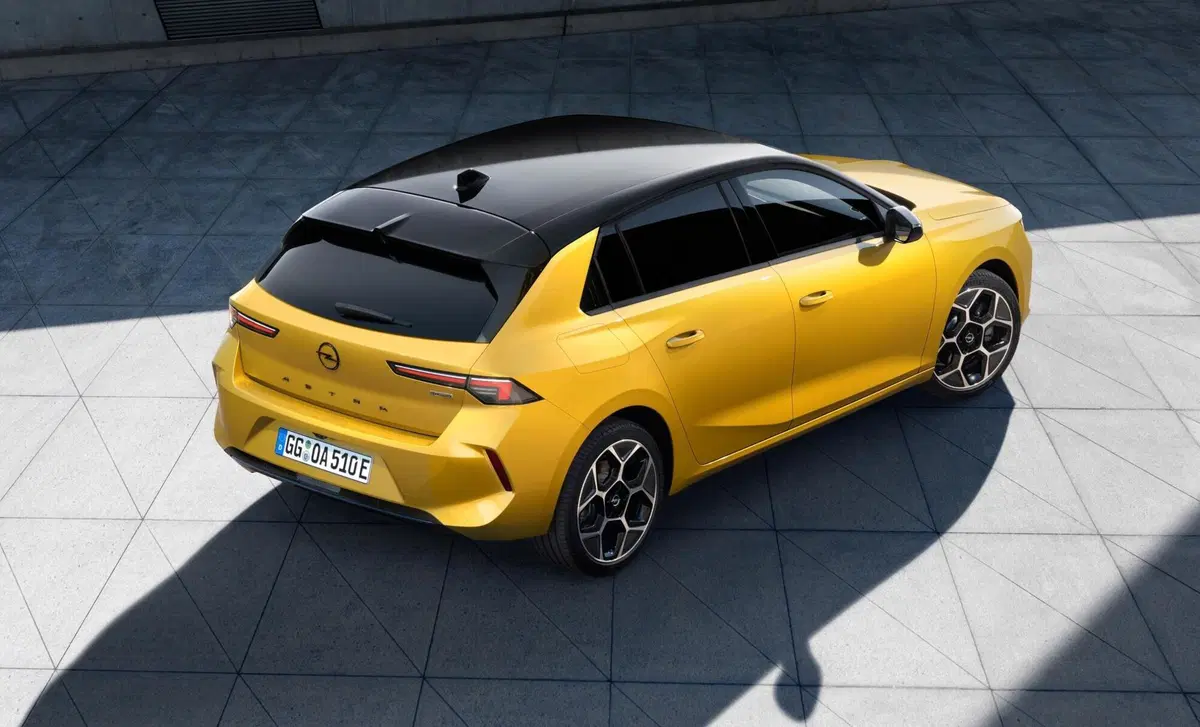 Opel Astra 1.2 t Edition s&s 130cv at8 (7)