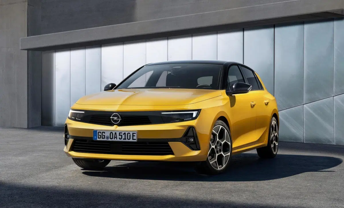 Opel Astra 1.2 t Edition s&s 130cv at8 (8)