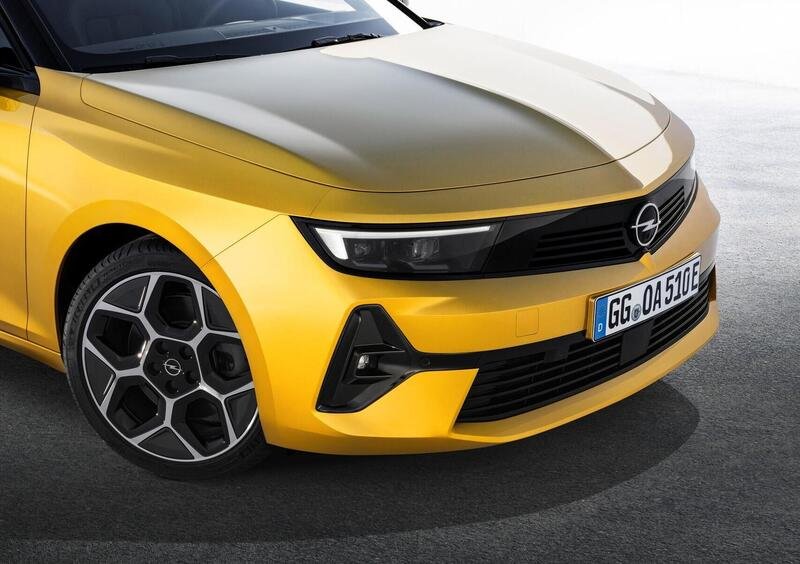 Opel Astra (2021-->>) (17)
