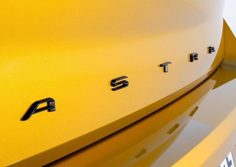 Opel Astra (2021-->>) (20)