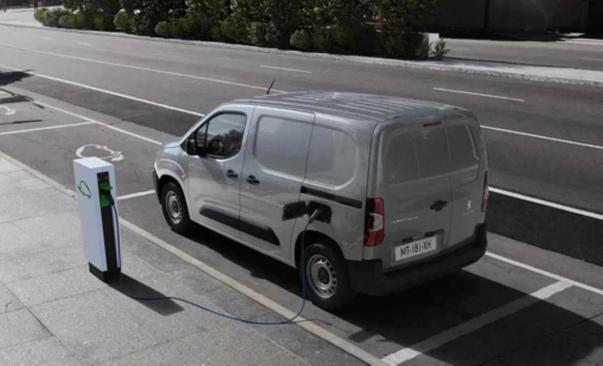 Peugeot e-Partner Furgone (2021-23) (7)