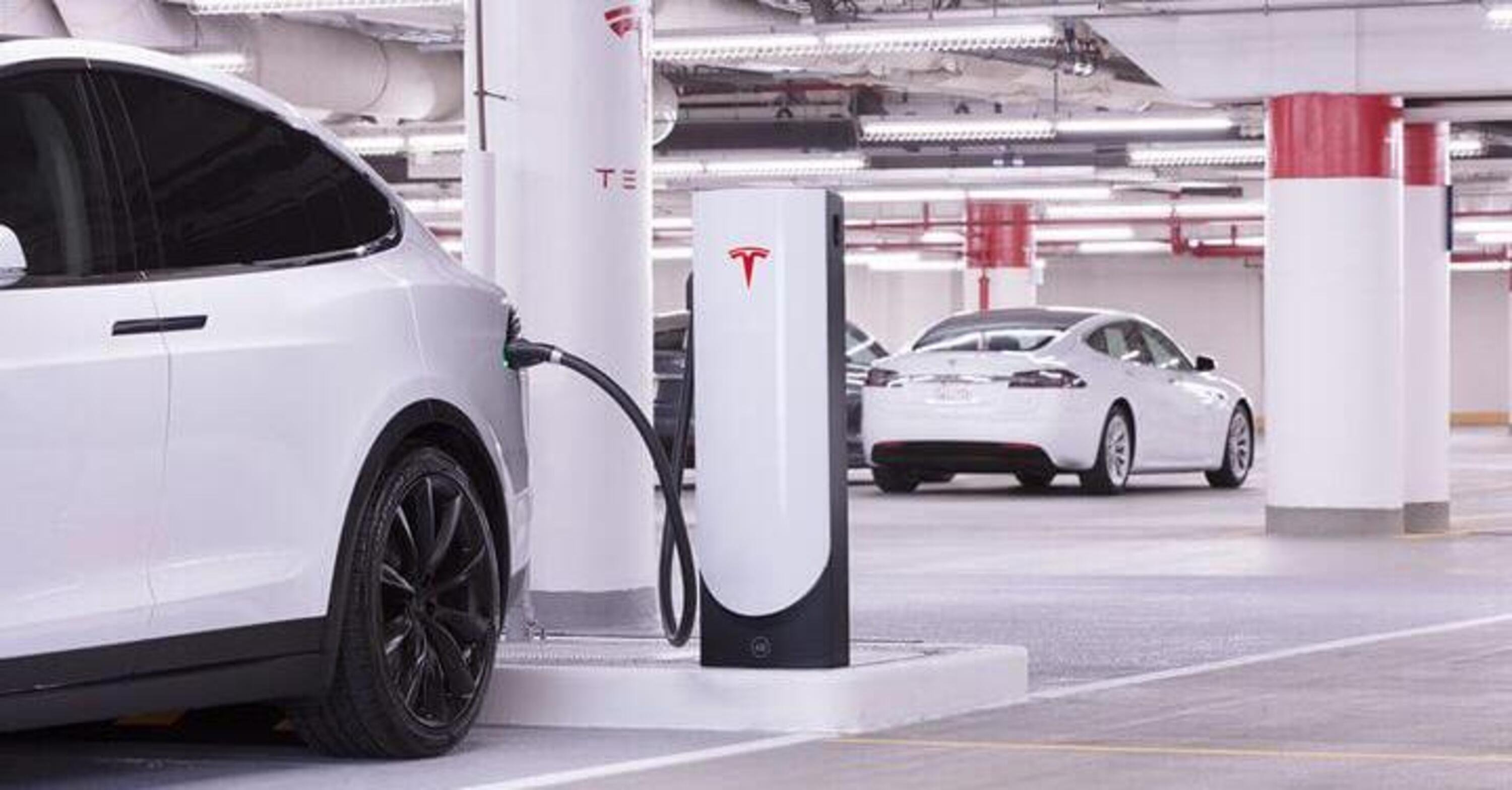 Supercharger, in Olanda il costo per le auto non Tesla &egrave; di 0,59 euro/kWh 