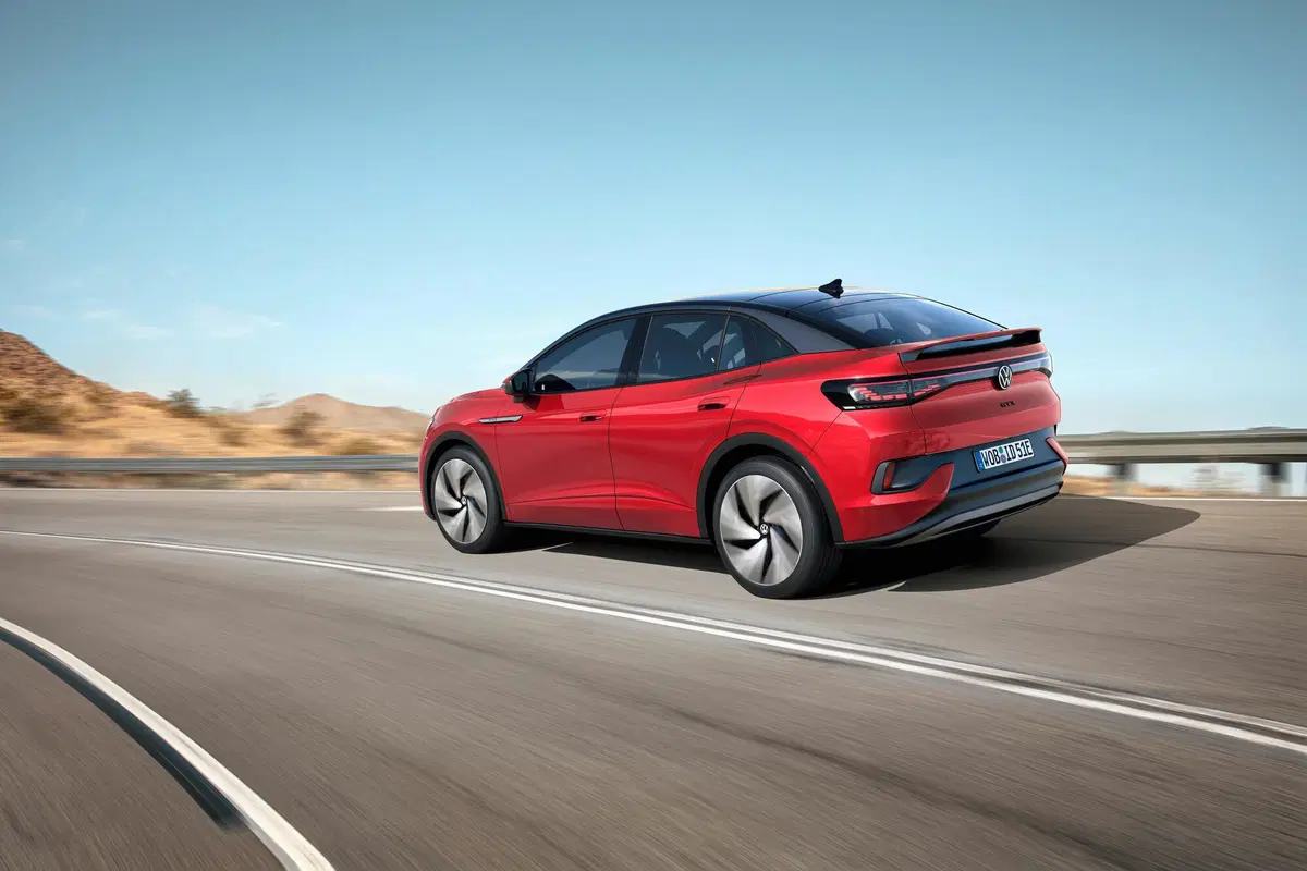 Volkswagen ID.5, svelato il primo SUV-coupé elettrico del marchio (2)