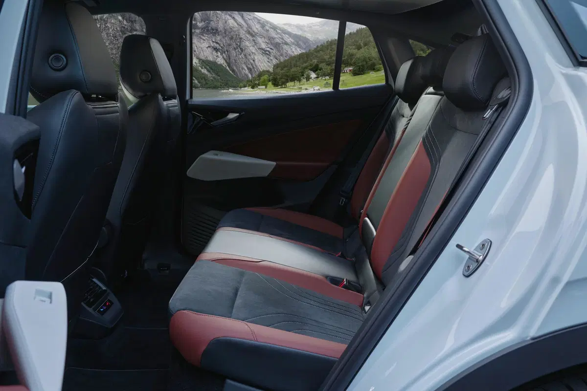 Volkswagen ID.5, svelato il primo SUV-coupé elettrico del marchio (7)