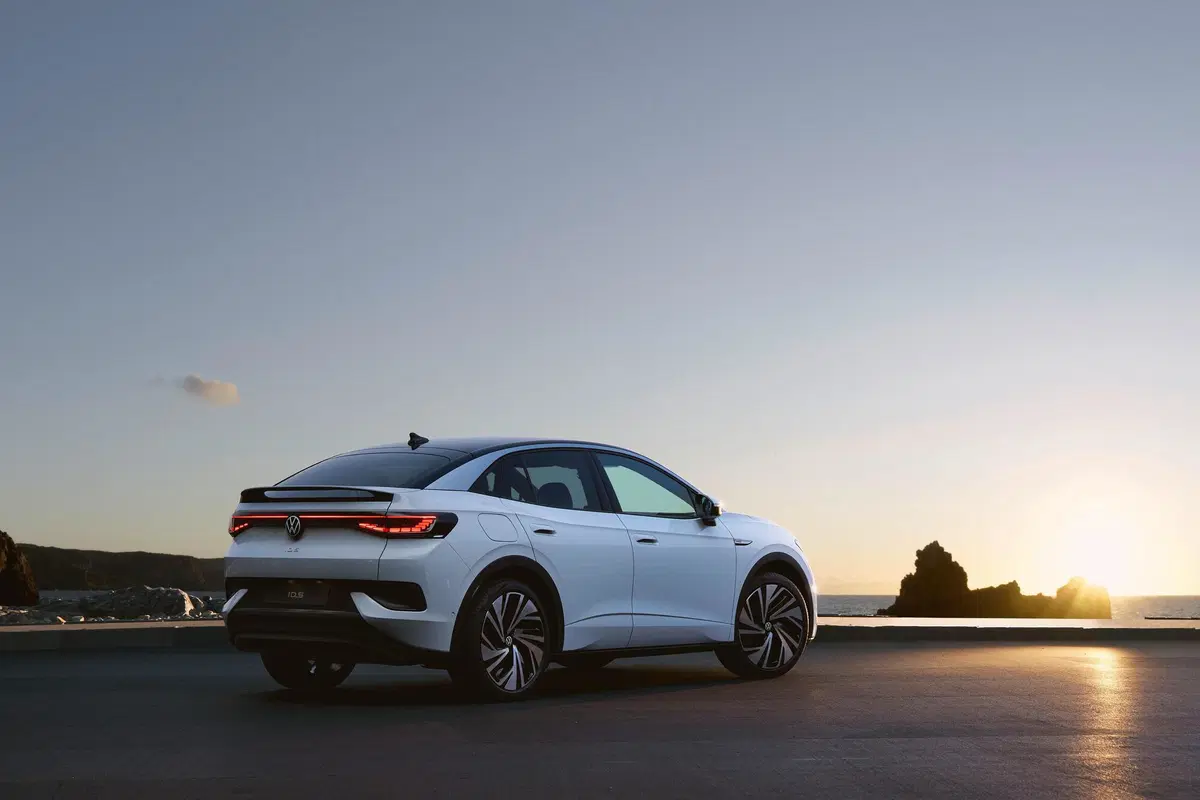 Volkswagen ID.5, svelato il primo SUV-coupé elettrico del marchio (13)
