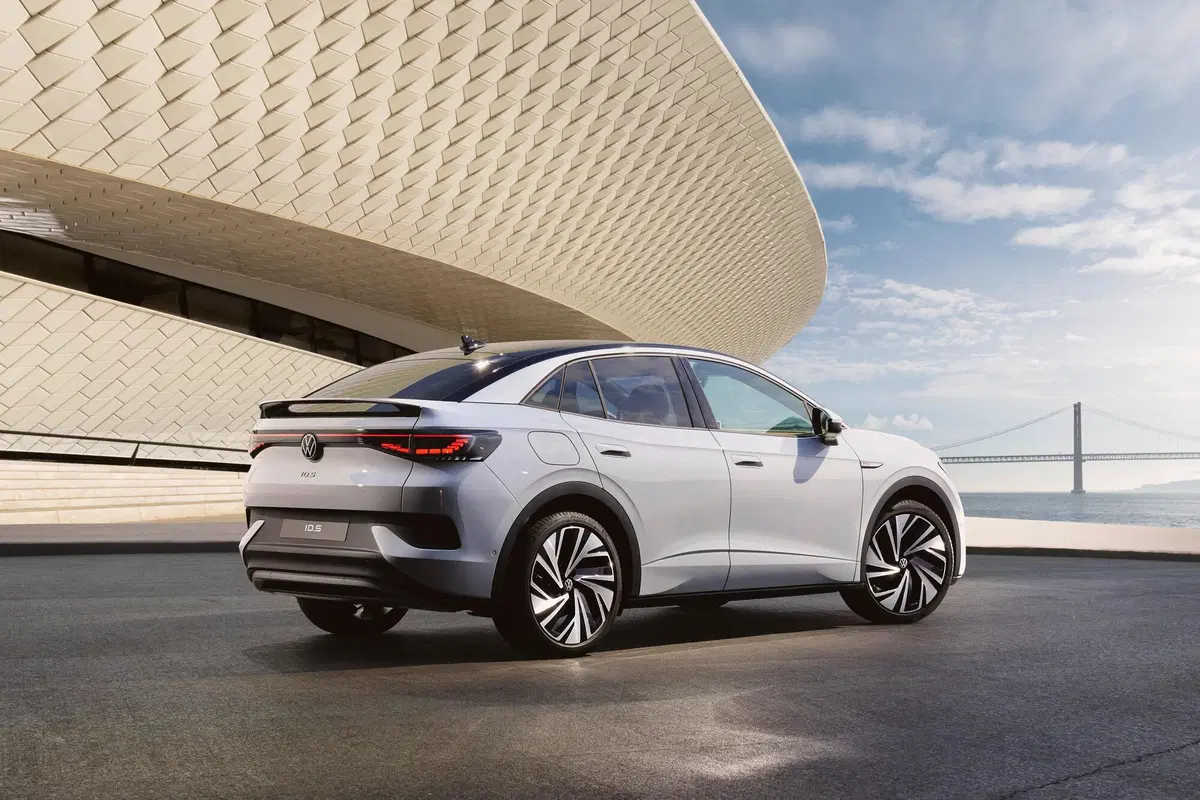Volkswagen ID.5, svelato il primo SUV-coupé elettrico del marchio (22)