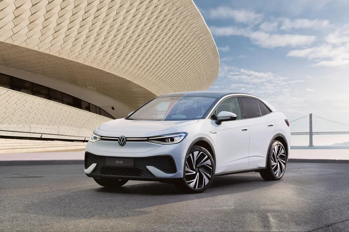 Volkswagen ID.5, svelato il primo SUV-coupé elettrico del marchio (24)