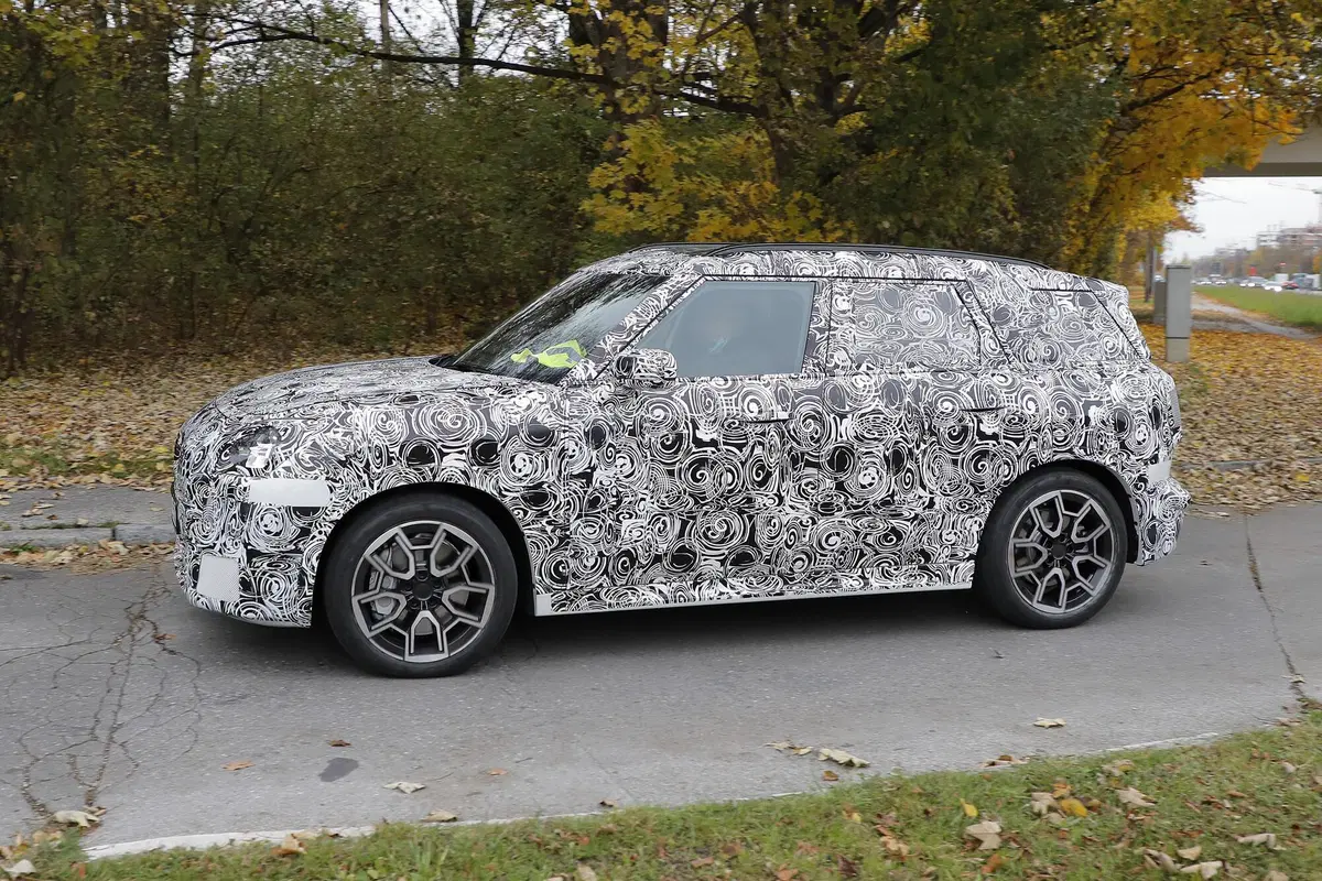Mini Countryman S, le foto spia della nuova generazione (5)