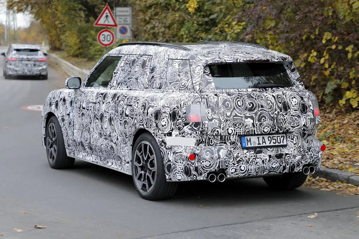 Mini Countryman S, le foto spia della nuova generazione (10)