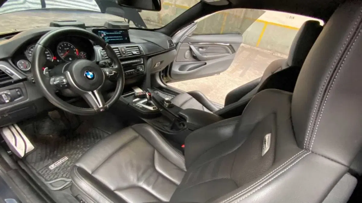 All'asta la BMW M4 di Diego Armando Maradona (10)