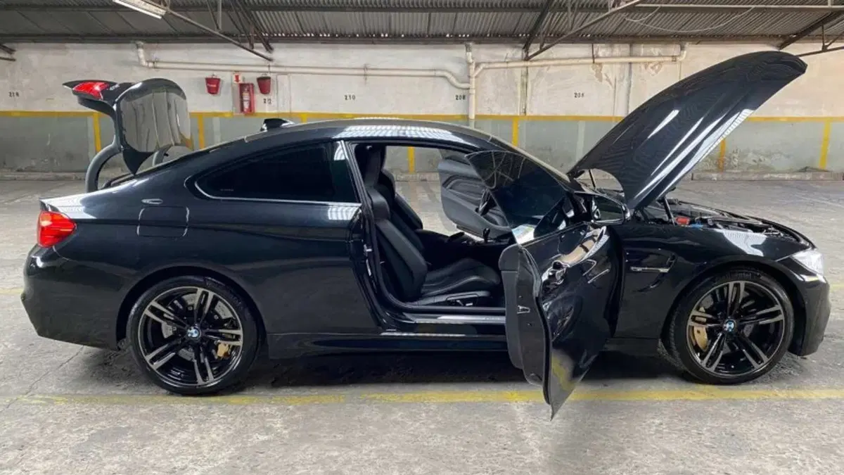 All'asta la BMW M4 di Diego Armando Maradona (5)