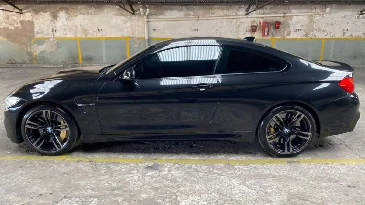 All'asta la BMW M4 di Diego Armando Maradona (4)