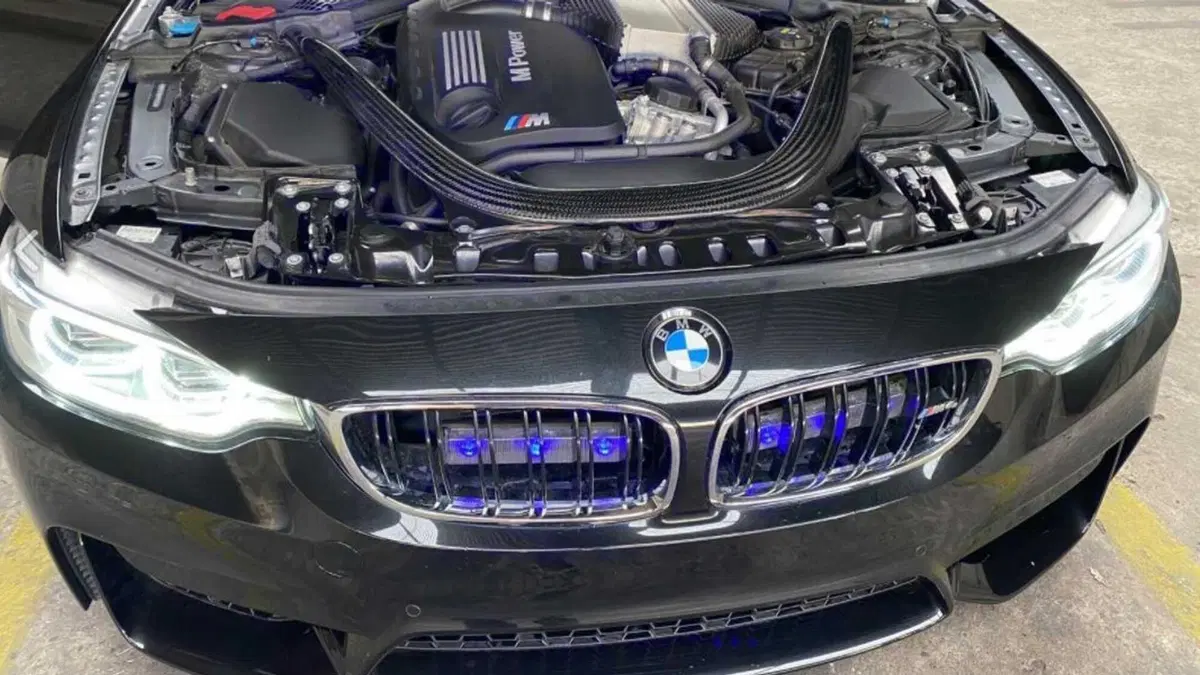 All'asta la BMW M4 di Diego Armando Maradona (3)