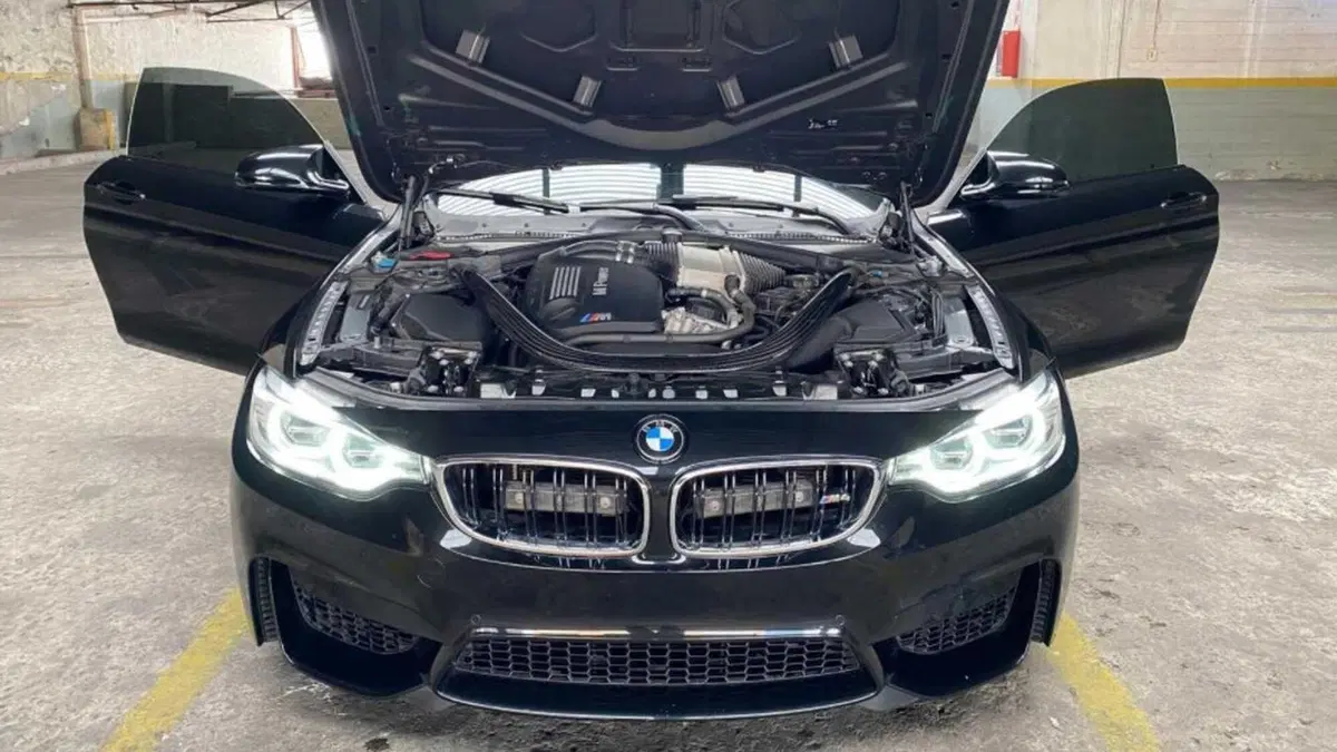 All'asta la BMW M4 di Diego Armando Maradona (2)