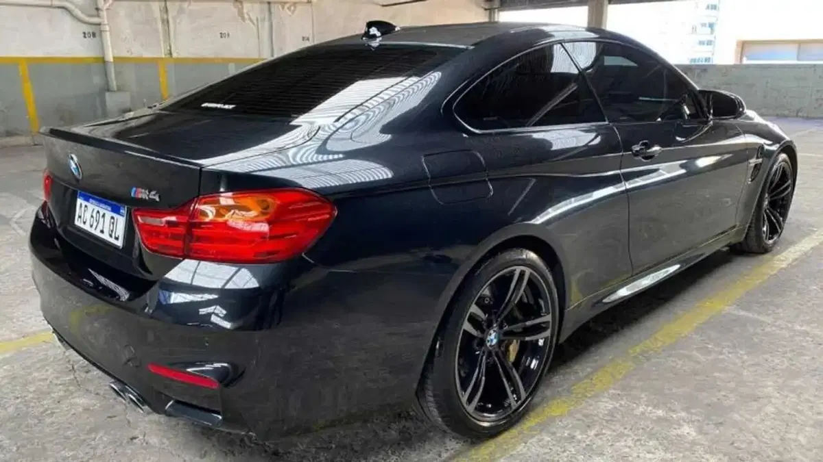 All'asta la BMW M4 di Diego Armando Maradona (9)