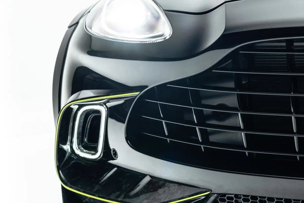 Aston Martin DBX by Mansory, il Super SUV britannico come non l’avete mai visto (4)