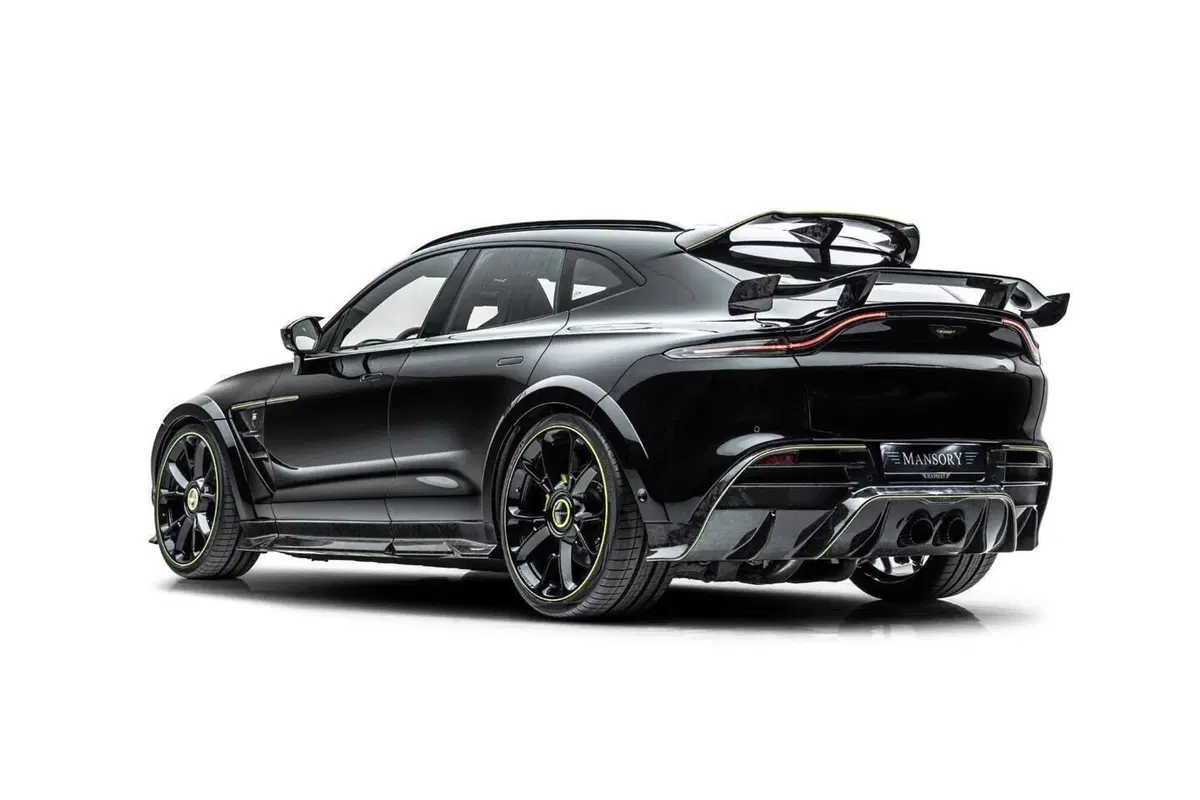 Aston Martin DBX by Mansory, il Super SUV britannico come non l’avete mai visto (2)
