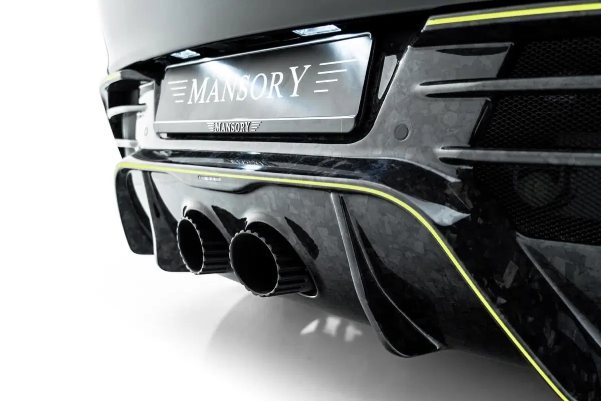 Aston Martin DBX by Mansory, il Super SUV britannico come non l’avete mai visto (9)
