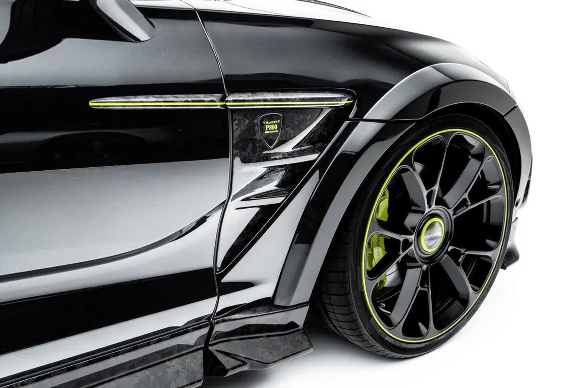 Aston Martin DBX by Mansory, il Super SUV britannico come non l’avete mai visto (10)