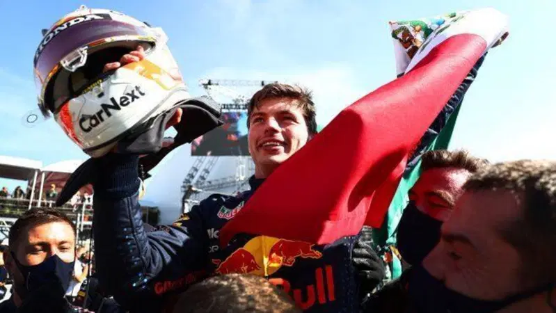 F1, Verstappen: "La strada per il titolo &egrave; ancora lunga"