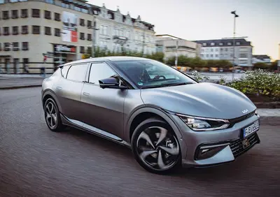 Kia EV6, Prova: nuovo riferimento nel mondo elettrico coreano [260 Km/h 800V]