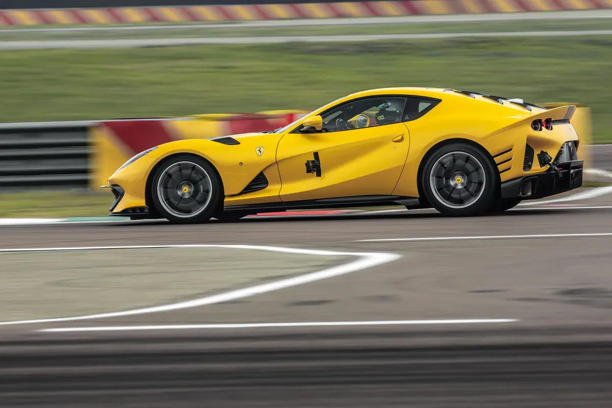 Ferrari 812 COMPETIZIONE | Sarebbe il TOP anche per ENZO... (7)