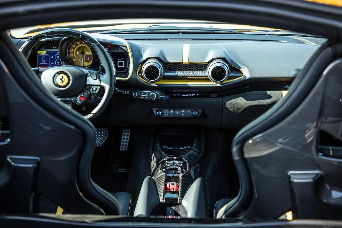 Ferrari 812 COMPETIZIONE | Sarebbe il TOP anche per ENZO... (16)