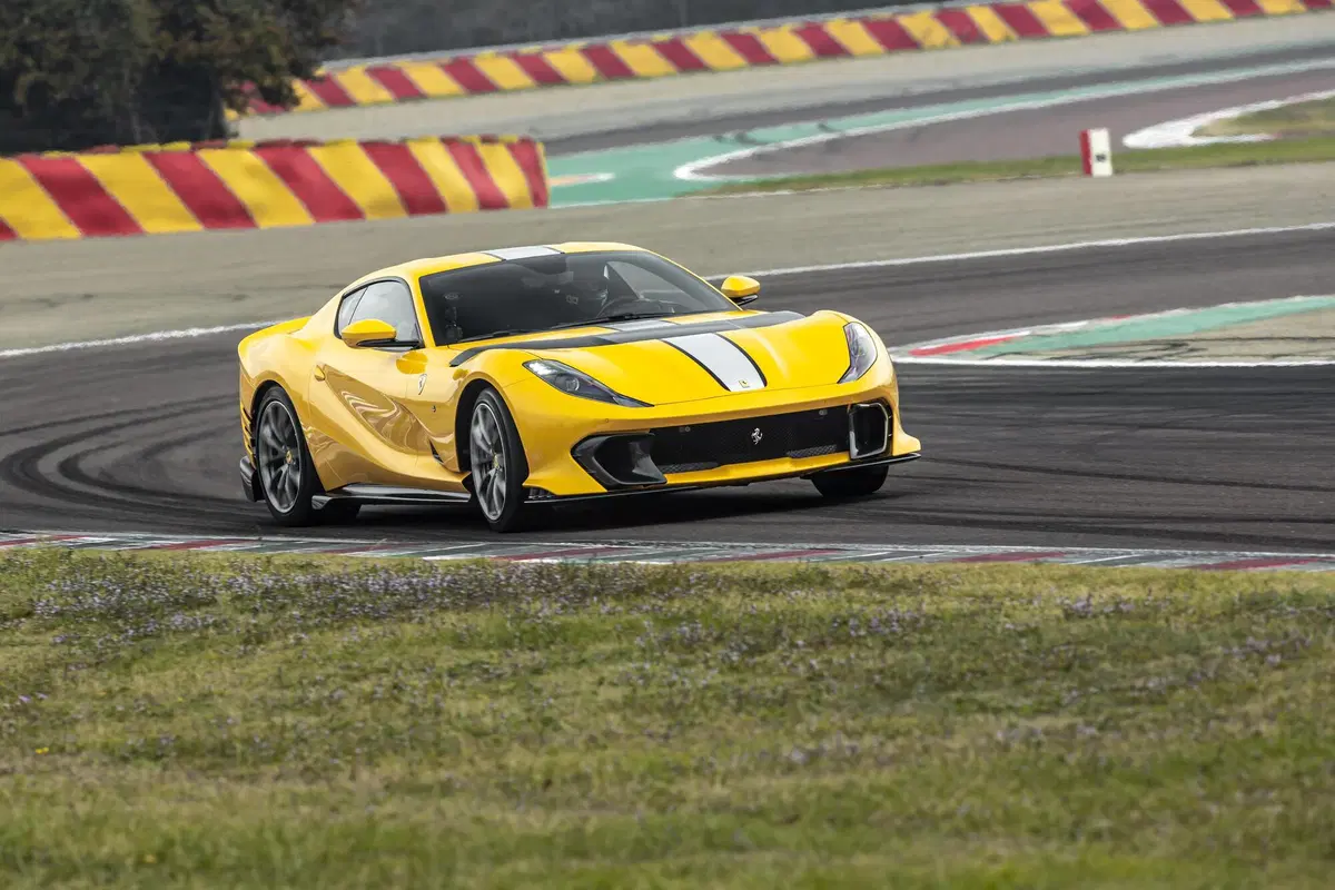 Ferrari 812 COMPETIZIONE | Sarebbe il TOP anche per ENZO...