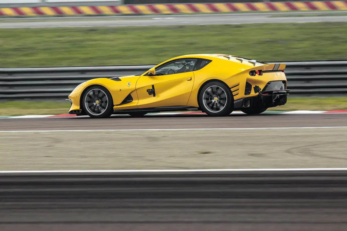 Ferrari 812 COMPETIZIONE | Sarebbe il TOP anche per ENZO... (2)