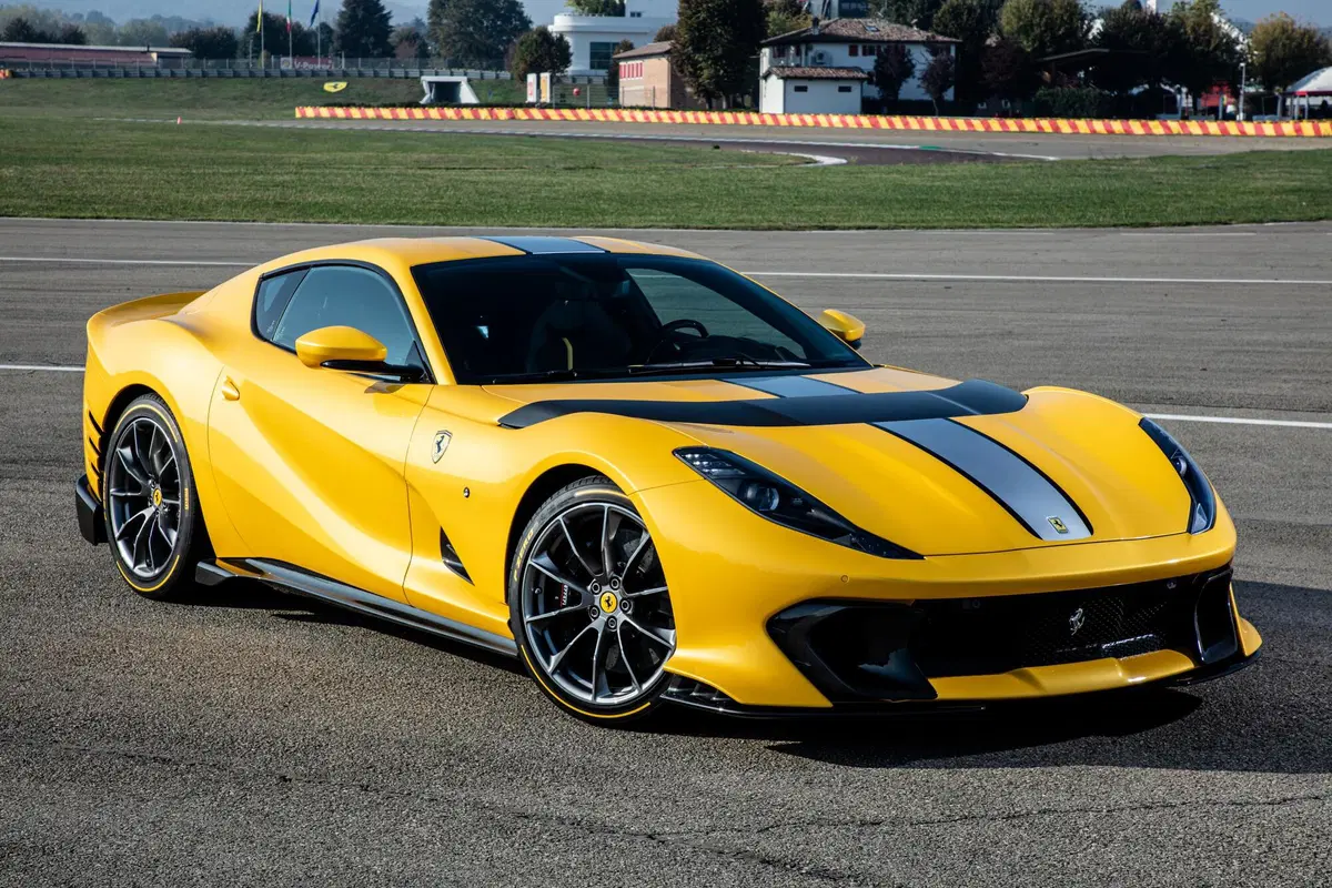 Ferrari 812 COMPETIZIONE | Sarebbe il TOP anche per ENZO... (12)