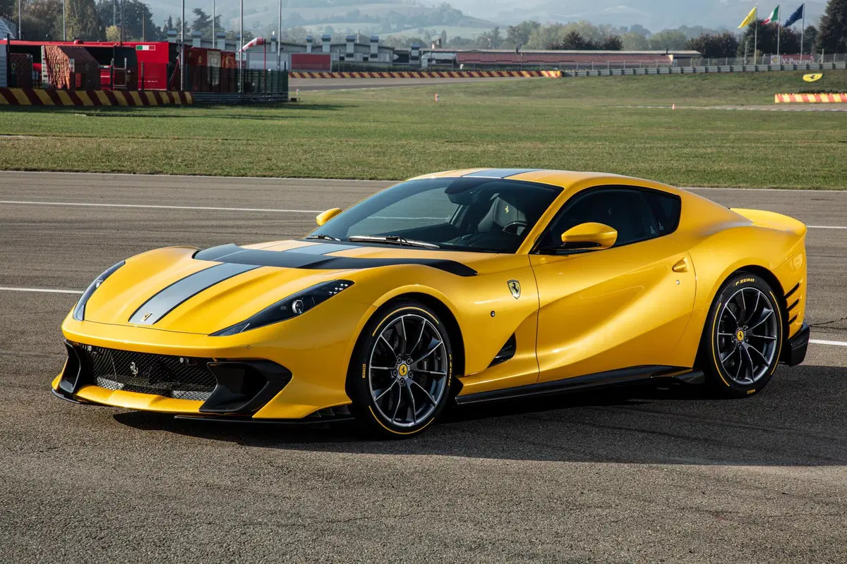 Ferrari 812 COMPETIZIONE | Sarebbe il TOP anche per ENZO... (13)