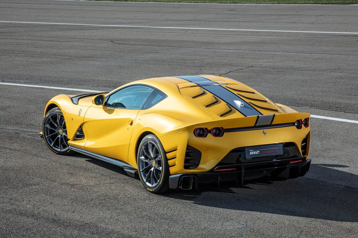 Ferrari 812 COMPETIZIONE | Sarebbe il TOP anche per ENZO... (14)