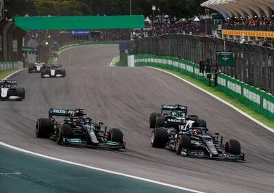 F1, GP Brasile 2021: Bottas in pole davanti a Verstappen, Sainz vince il duello con Leclerc, la rimonta di Hamilton