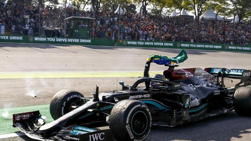 F1: Mercedes, &egrave; davvero possibile che sia bastato solo un nuovo motore per far volare Hamilton in Brasile?