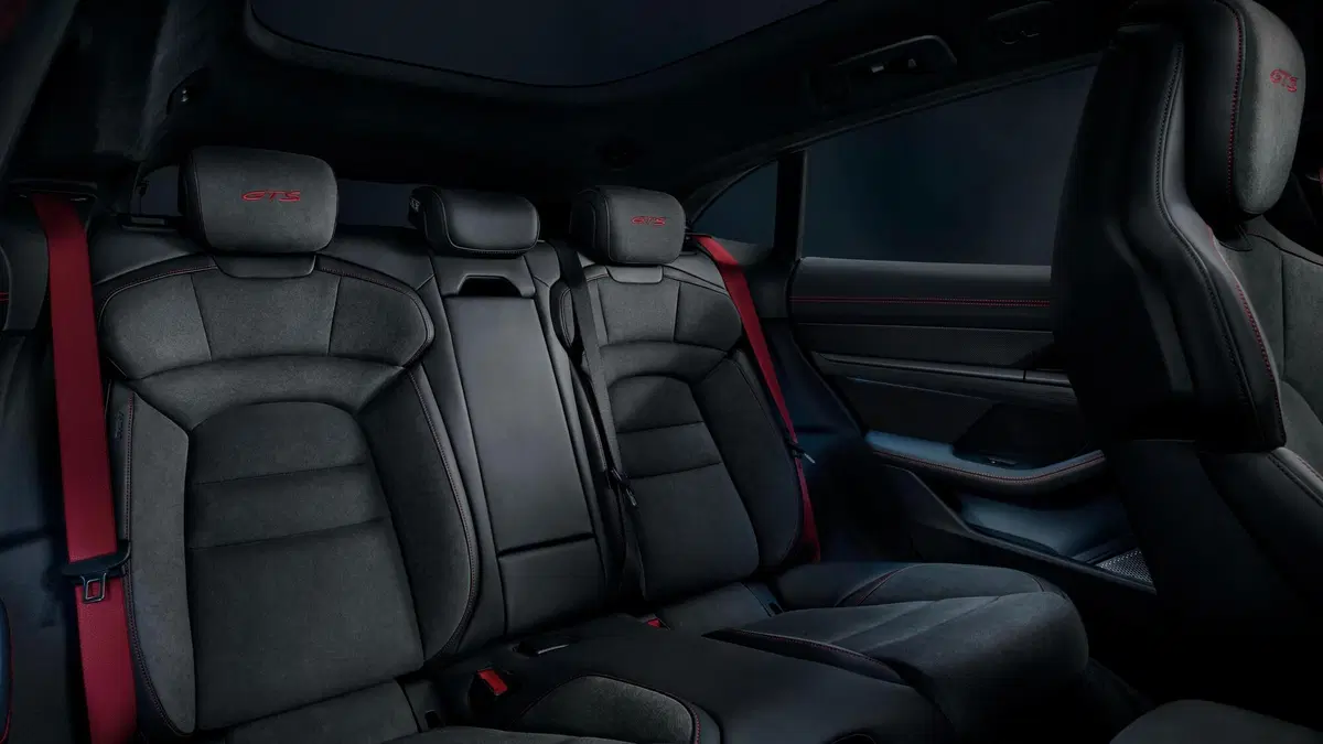 Porsche Taycan GTS e GTS Sport Turismo, debutto a Los Angeles (2)