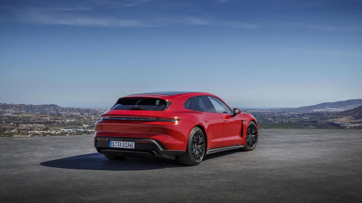 Porsche Taycan GTS e GTS Sport Turismo, debutto a Los Angeles (3)
