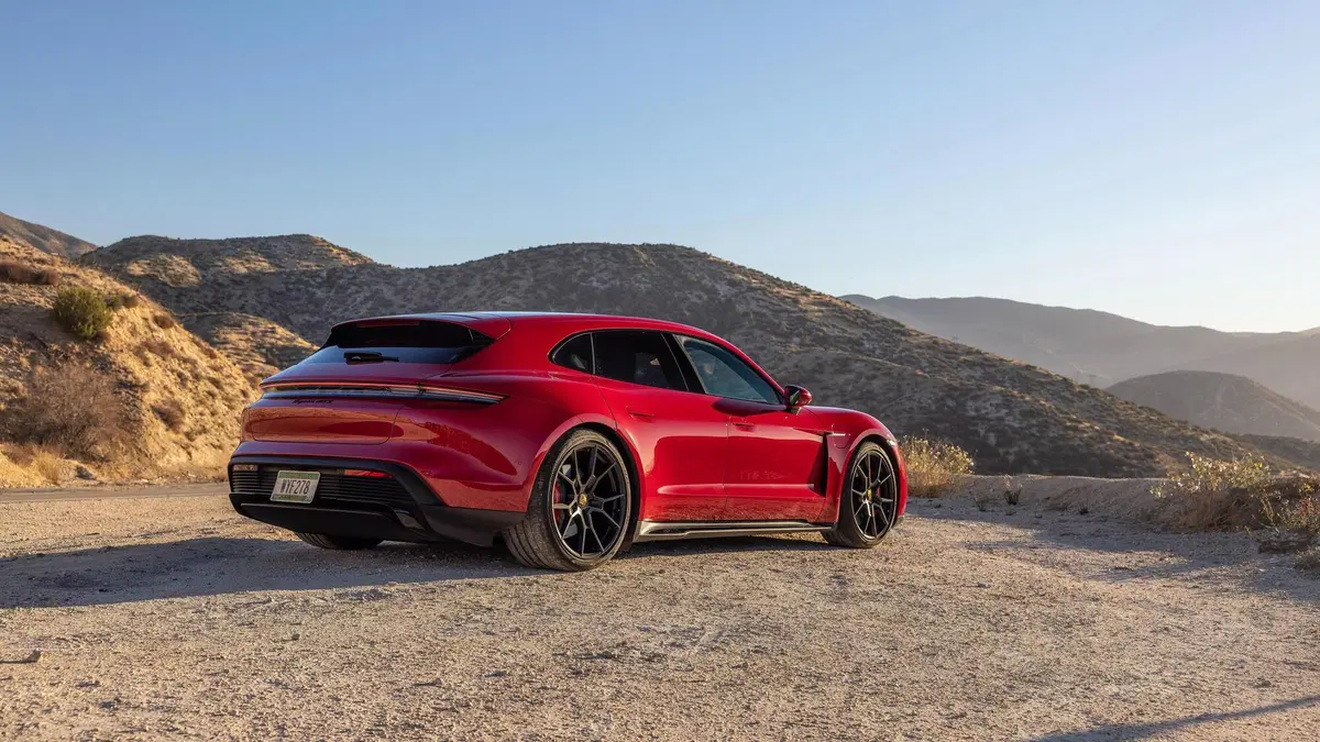 Porsche Taycan GTS e GTS Sport Turismo, debutto a Los Angeles (5)