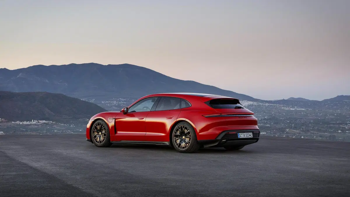 Porsche Taycan GTS e GTS Sport Turismo, debutto a Los Angeles (7)